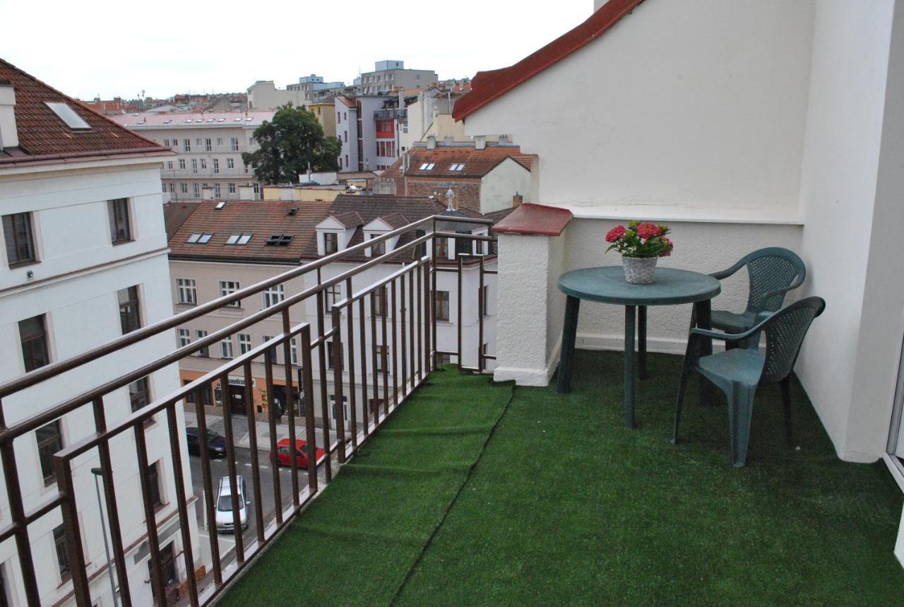 Hotel Mira Inn Praag Buitenkant foto